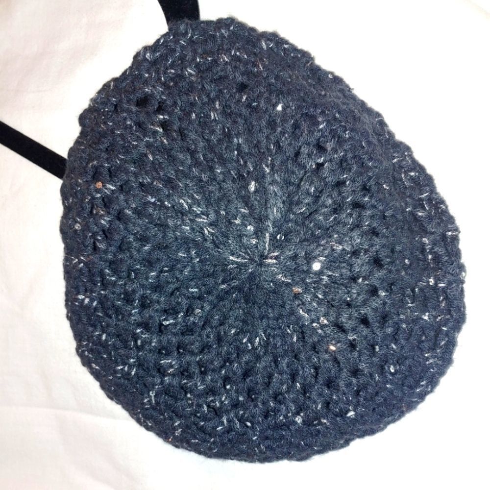 Tahari Women's Grey/Silver Knit Hat.